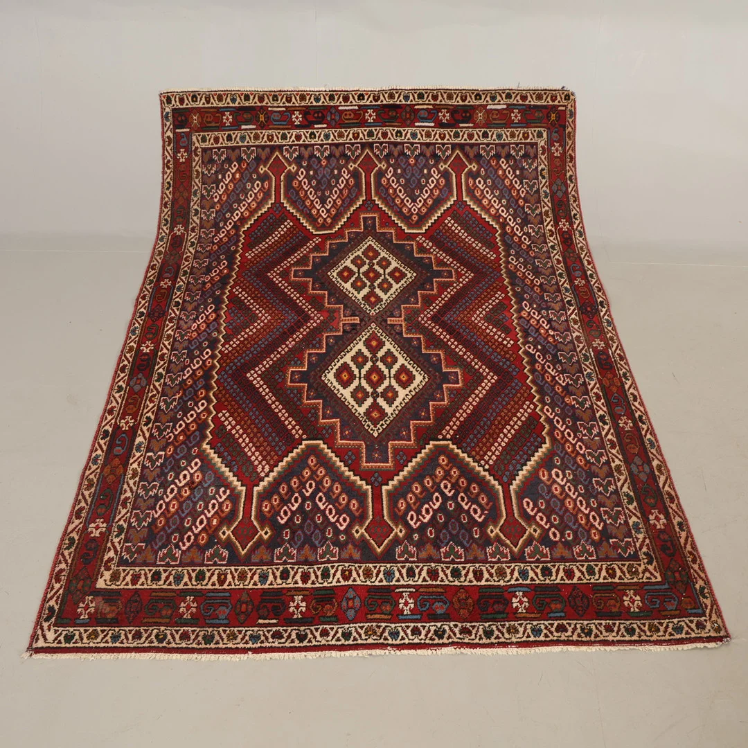 MATTA handknuten Persien Afshar 210x143 cm. — Oriental Carpets & Textiles — Höörs Auktionshall