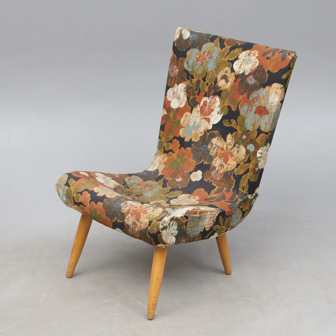 FÅTÖLJ. — Armchairs & Chairs — Kalmar Auktionsverk