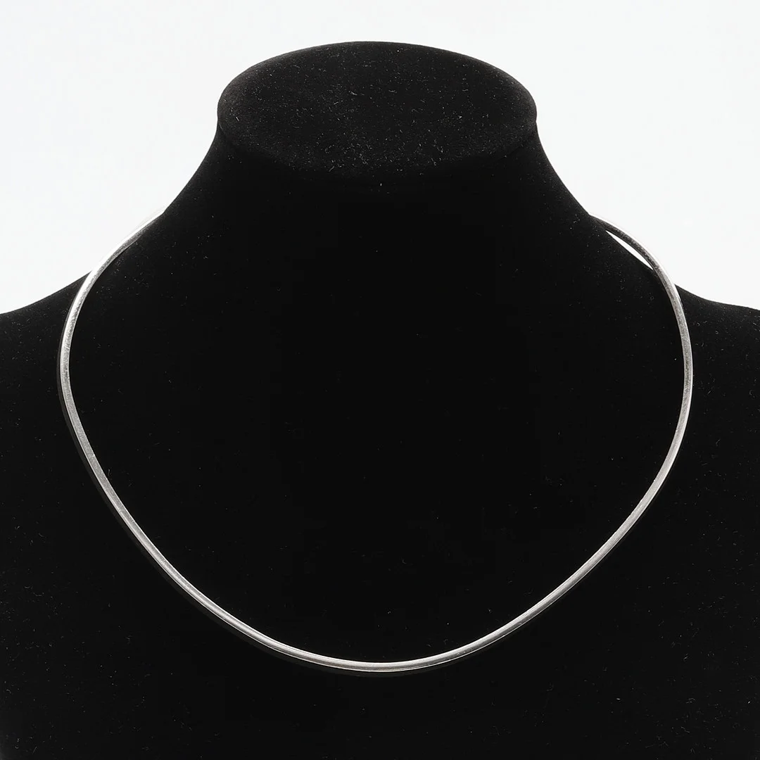 HALSRING, silver, Ulla Nettelblad Smide, Malmö, 1973. — Necklace — Crafoord Auktioner Malmö