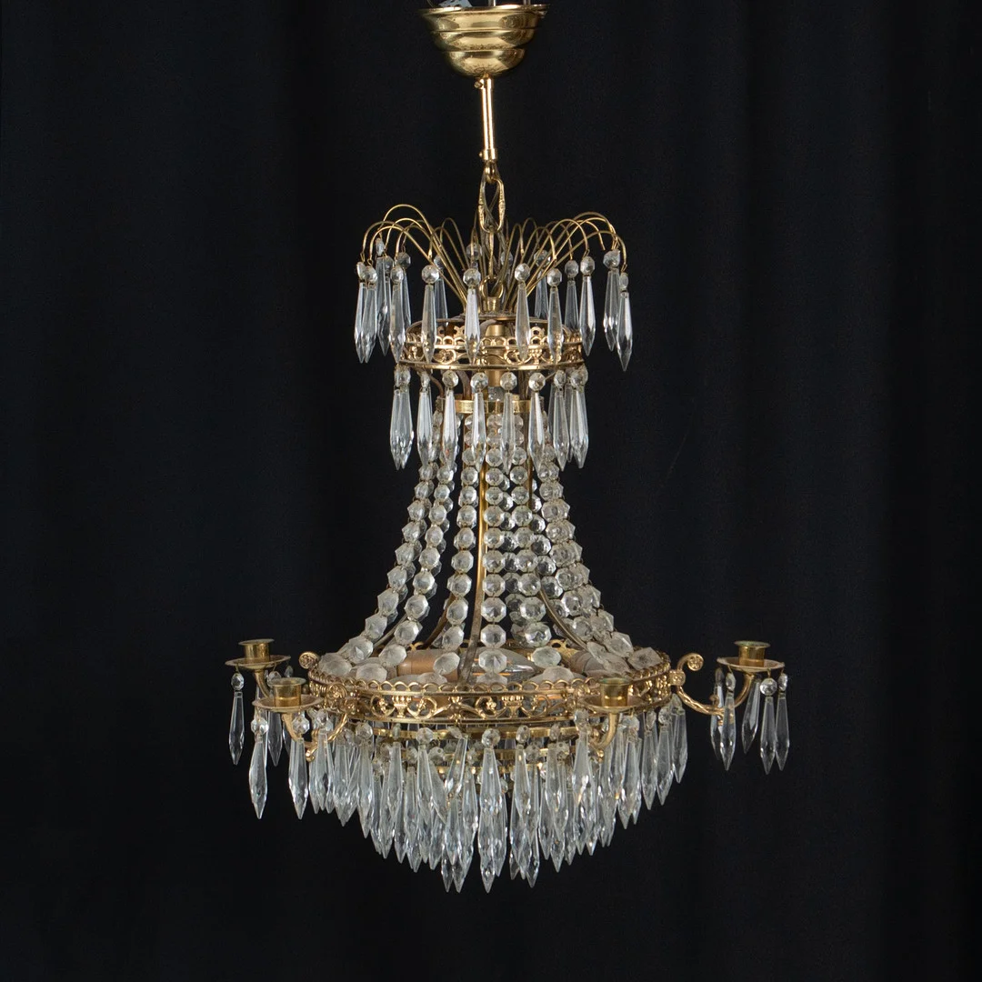 TAKKRONA, gustaviansk stil, 1900-tal. — Chandeliers — Laholms Auktionskammare