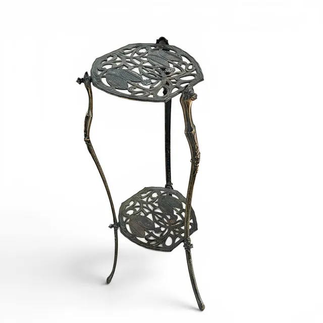 Peana mesita auxiliar en bronce fundido danés. Circa 1900.