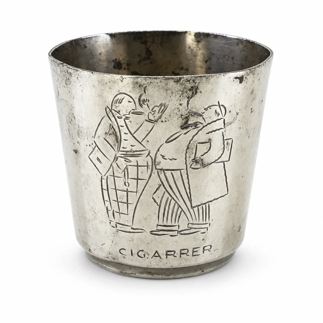 SYLVIA STAVE (1908-1994). TILLSKRIVEN. cigarrburk, tenn, Art Déco, CG Hallberg, Stockholm, 1936. — Pewter, Brass & Copper — Hälsinglands Auktionsverk