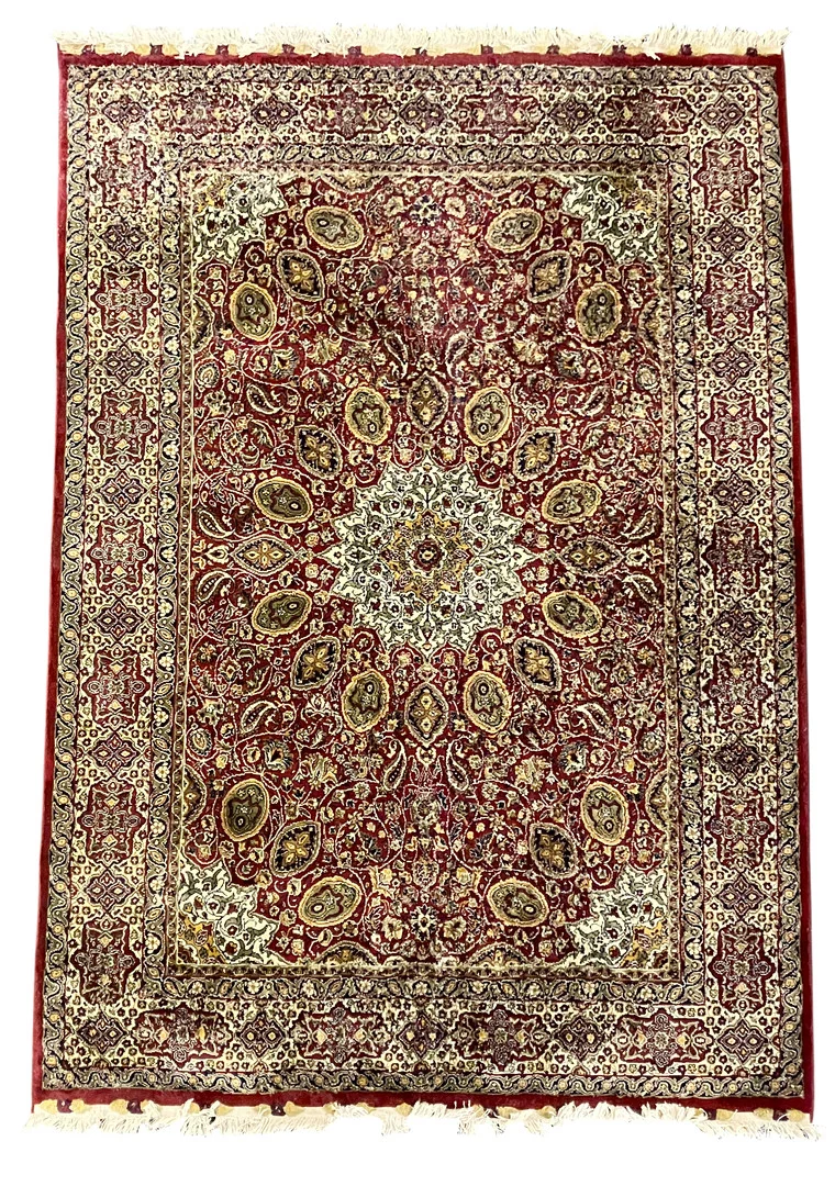 Oriental carpet in wool and silk, 20th Century. — Persian Carpets & Textiles — Balclis