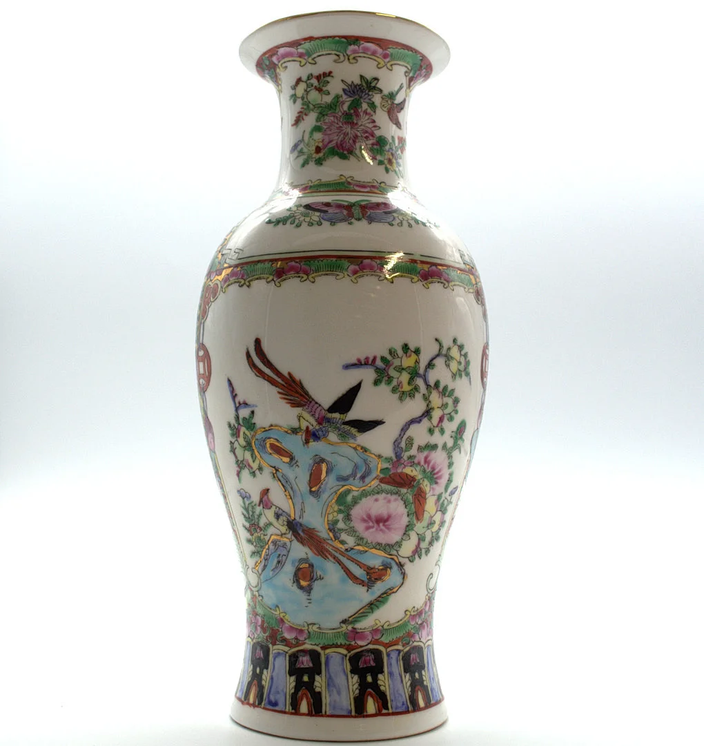 ROSE KANTON, CHINESISCHE BALUSTERVASE, HÖHE. Ca. 27CM, UM 1970. — Ceramics & Porcelain — Kunst- und Auktionshaus Kleinhenz