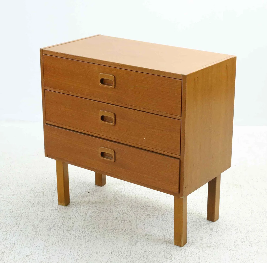 BYRÅ, teak, 1960-tal. — Chests of drawers — Hälsinglands Auktionsverk