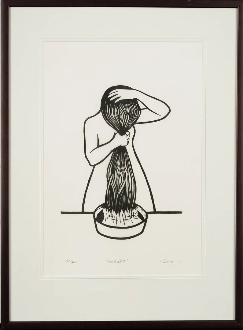 INGELA SVENSSON. Litografi, "Hårtvätt I", Nr 137/265, Signerad. — Engravings & Prints — Norrlands Auktionsverk