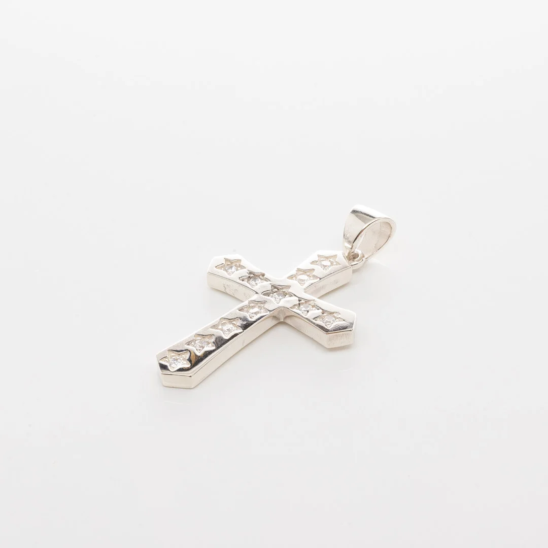 HÄNGE, Kors, Sterlingsilver, Cubic zirkoner. — Brooches & Pendants — Garpenhus Auktioner