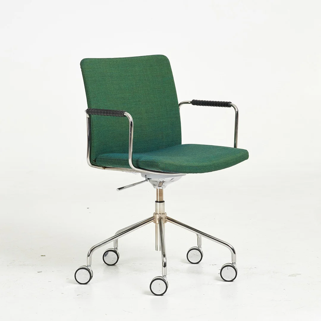 BROBERG & RIDDERSTRÅLE. Kontorsstol, "Stella" för Swedese, kromad stomme, läderklätt armstöd. — Armchairs & Chairs — Stockholms Auktionsverk Sickla