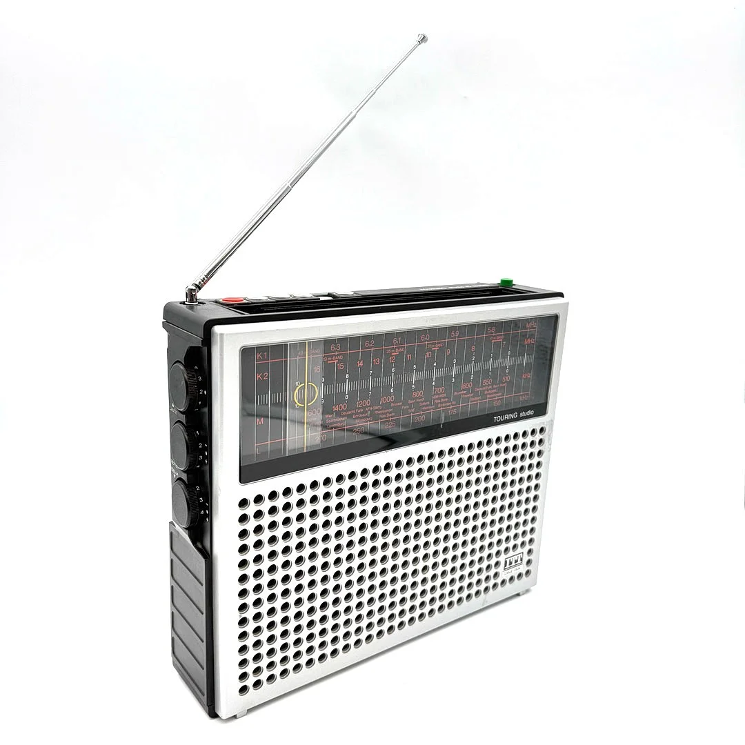 ITT SCHAUB-LORENZ TOURING STUDIO 107 RADIO 1975-1978. — Modern consumer electronics — Kunst- und Auktionshaus Kleinhenz