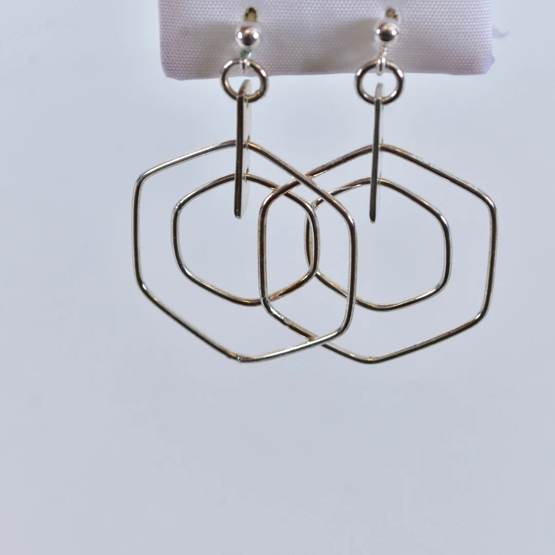 ÖRHÄNGEN, ett par, sterlingsilver. — Earrings — Halmstads Auktionskammare
