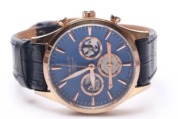 ARMBANDSUR, Gant. — Wristwatches — RA Auktionsverket Norrköping