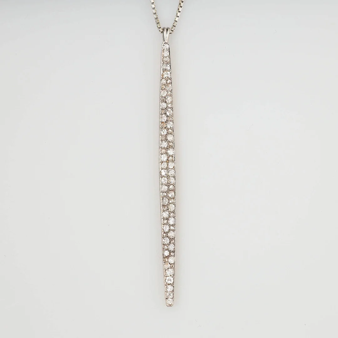 DIAMANTHALSBAND, 18K vitguld, gammal- och rosenslipade diamanter. — Necklace — Stockholms Auktionsverk Helsinki