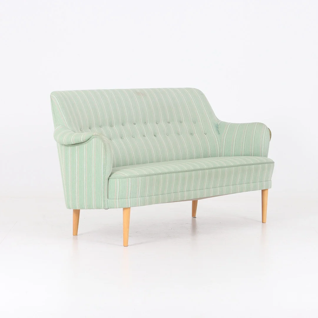CARL MALMSTEN. Soffa, "Samsas", O.H. Sjögren, 1900-talets andra hälft. — Sofas & Seatings — Stadsauktion Sundsvall