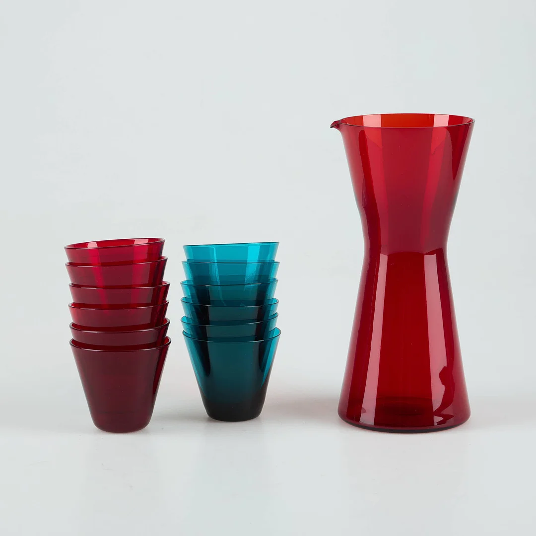 KAJ FRANCK. KANNA OCH GLAS, kanna modell 1610, 6+6 glas "Kimara". — Utility glass — Stockholms Auktionsverk Helsinki