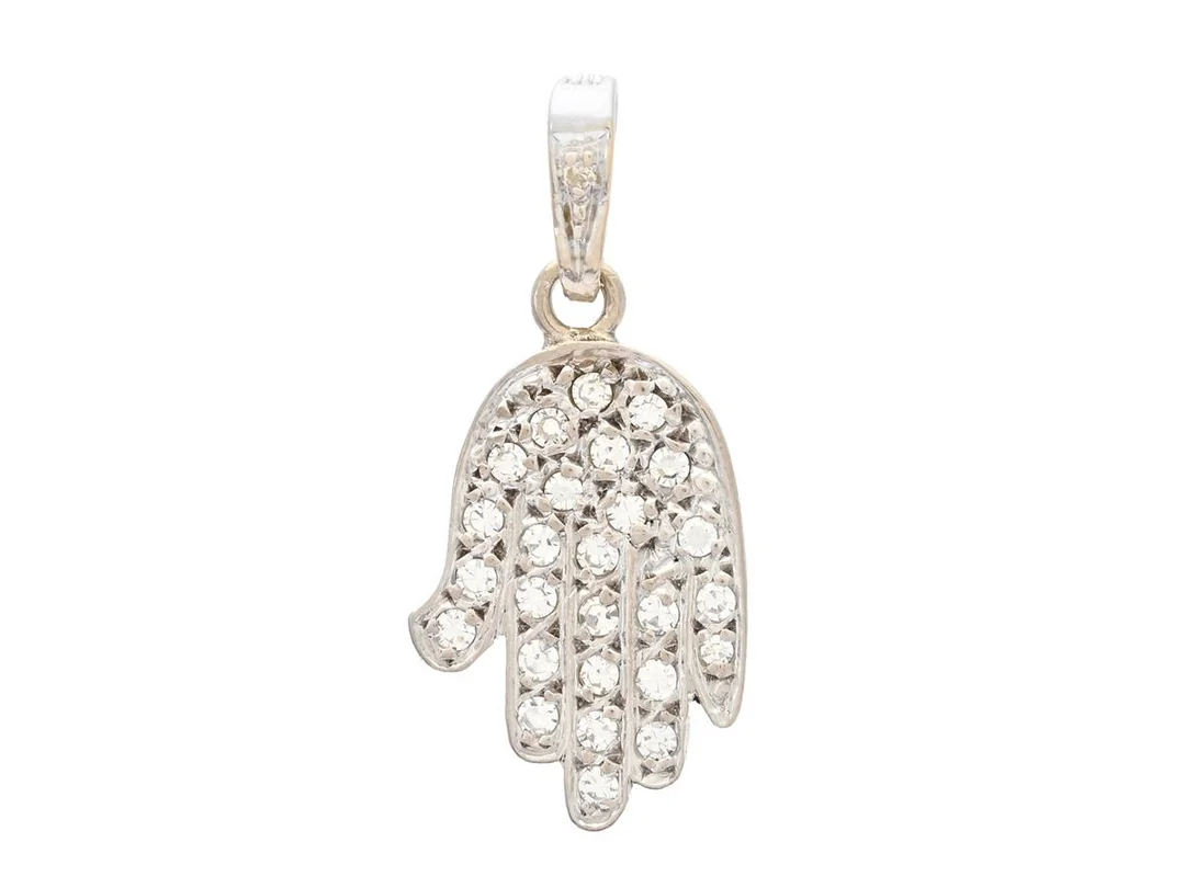 HÄNGE, hand, 18K vitguld, åttkantslipade diamanter ca 0,26 ctv, ca TW-W/VS-SI, höjd 23 mm, vikt 1,6 g. — Smycken/Hänge — Kaplans