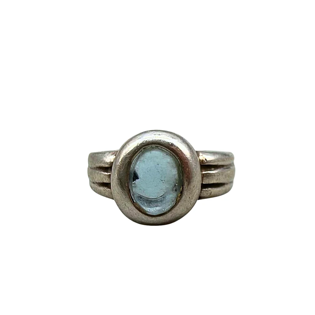 925ER SILBERRING MIT EINEM HELLBLAUEN BERGKRISTALL. — Rings — Auktionshaus Stuber's Hammerschlag