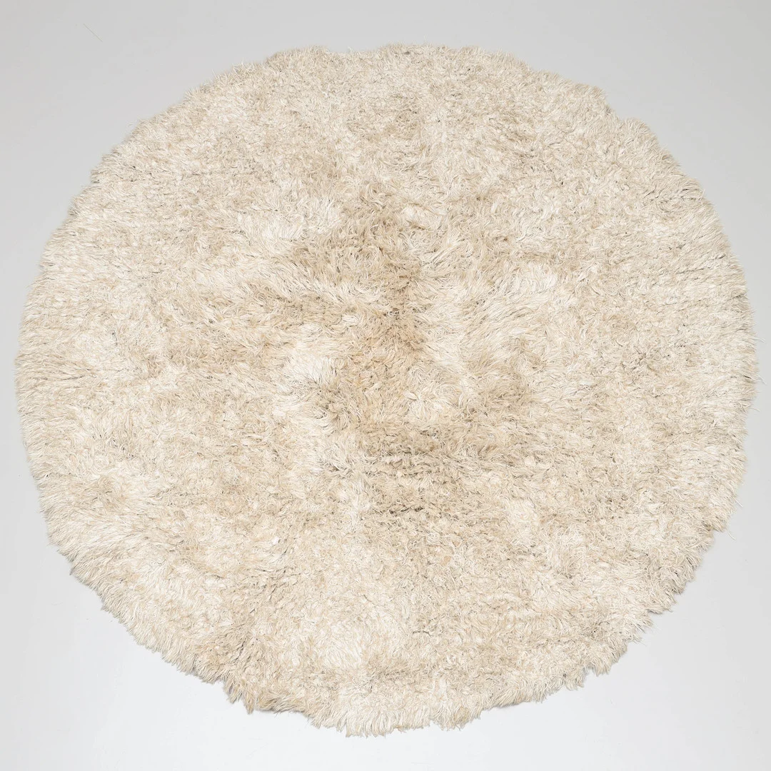 MATTA, lång lugg, diameter 190 cm. — Carpets — Auktionsmagasinet Vänersborg
