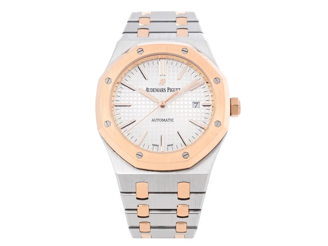 AUDEMARS PIGUET, Royal Oak, Cal 3120, Serie nr. 950909, Ref nr. 15400SR.OO.1220SR.01, Boett nr. I77556 / 00045, herrur, 41 mm, stål/rosa guld, automatisk, safirglas, datum, servicebehov, glasbaksida, integrerad originallänk, viklås, Ref nr. 1220, cert, maj 2016, box, ytterkartong. — Klockor/Audemars Piguet — Kaplans
