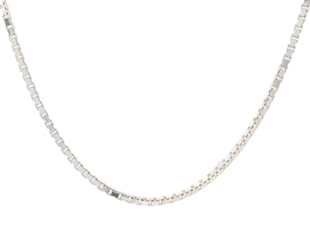 HALSKEDJA, sterlingsilver, venezialänk, längd 48 cm, vikt ca 18,5 g. — Smycken/Halskedja — Kaplans