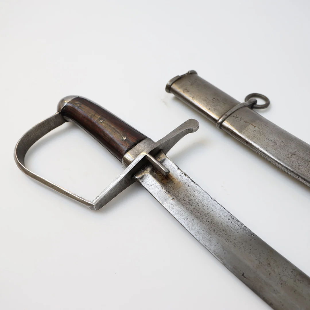 SABEL, svensk, m/1807, för kavalleriet, med stålbalja. Stämplad. — Edged weapons — Falun Auktionsbyrå
