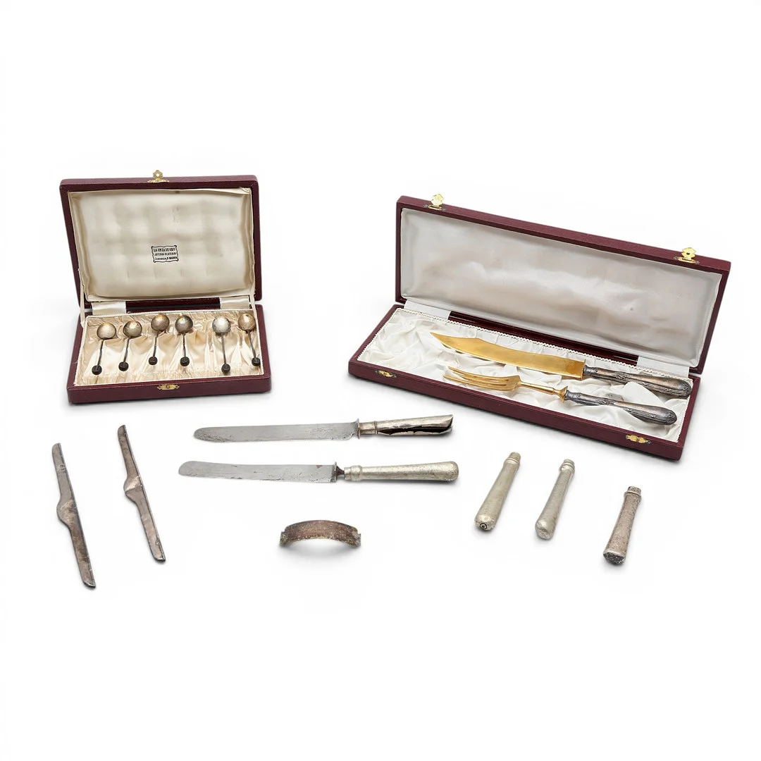 Miscelánea de cucharillas y piezas de servir en plata y metal plateado, del siglo XX. — Silver — Balclis