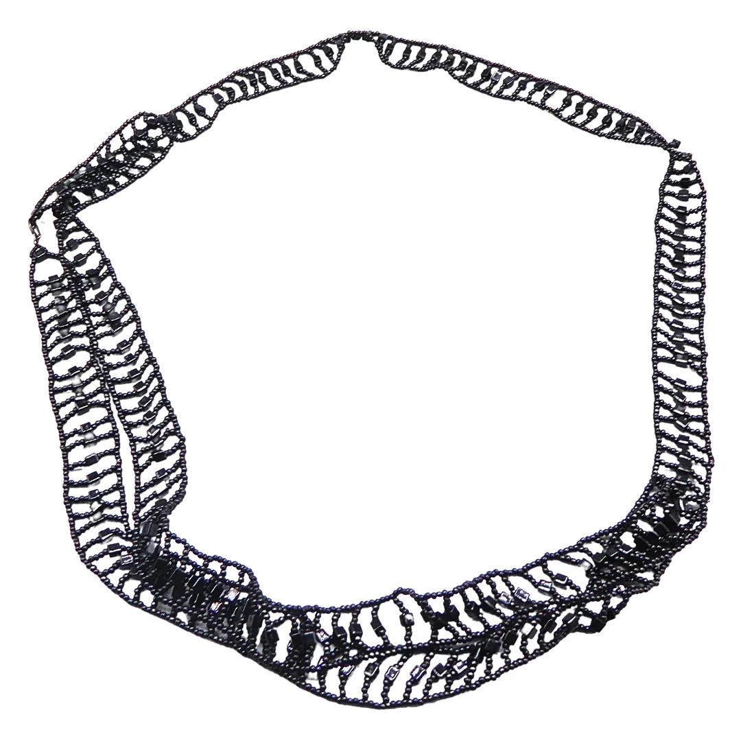 MARC CAIN HALSKETTE AUS KLEINEN SCHWARZEN PERLEN. — Necklace — Auktionshaus Stuber's Hammerschlag
