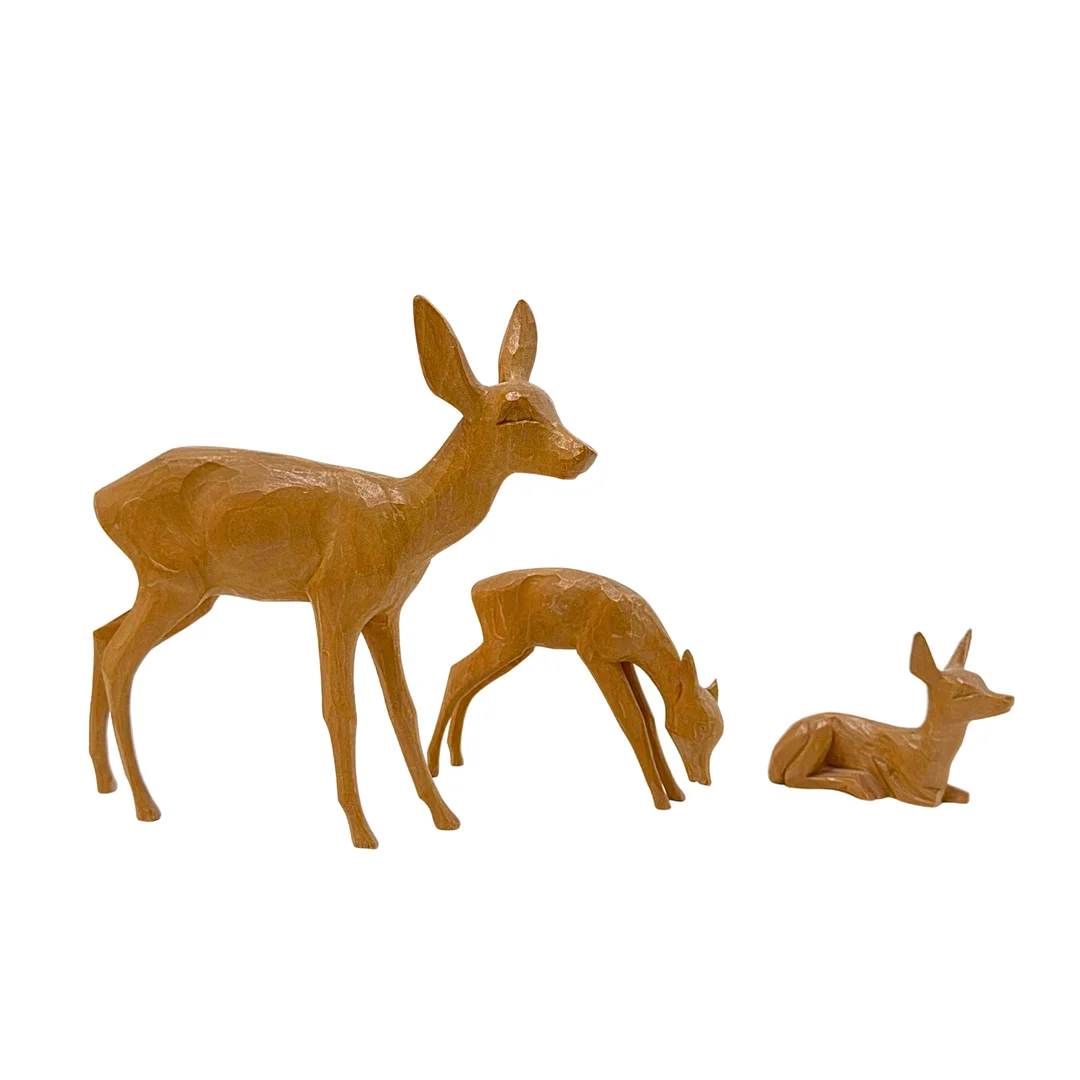 DREI HANDGESCHNITZTE HOLZFIGUREN VON REHEN. — Sculptures & Bronzes — Auktionshaus Stuber's Hammerschlag