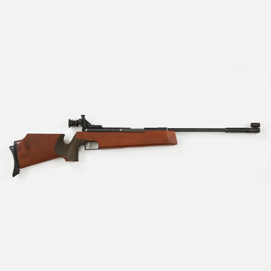 LUFTGEVÄR. Feinwerkbau Oberndorf. 300S 4,5/177, Nr 335745, Tyskland. — Airguns — Stockholms Auktionsverk Sickla