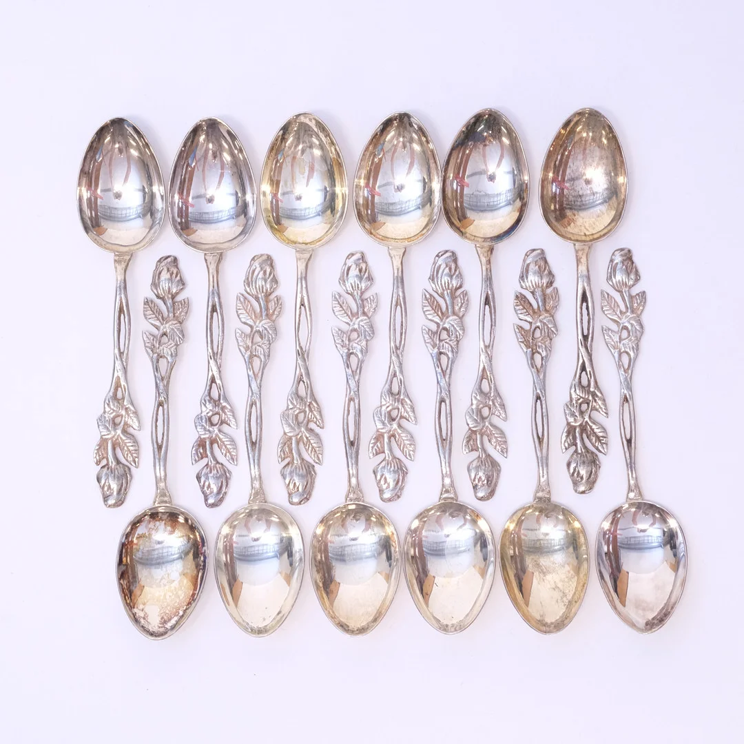 KAFFESKEDAR, SILVER, ROSENKNOPP, 12 DELAR. — Silver — Björnssons Auktionskammare
