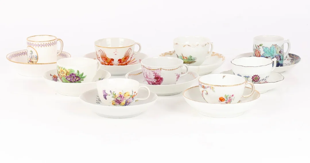 A collection of 9 older German, Danish and Chinese cups with saucers (9) — Glass, porcelain and ceramics/Dinnerware, tea sets, coffee sets — Lauritz