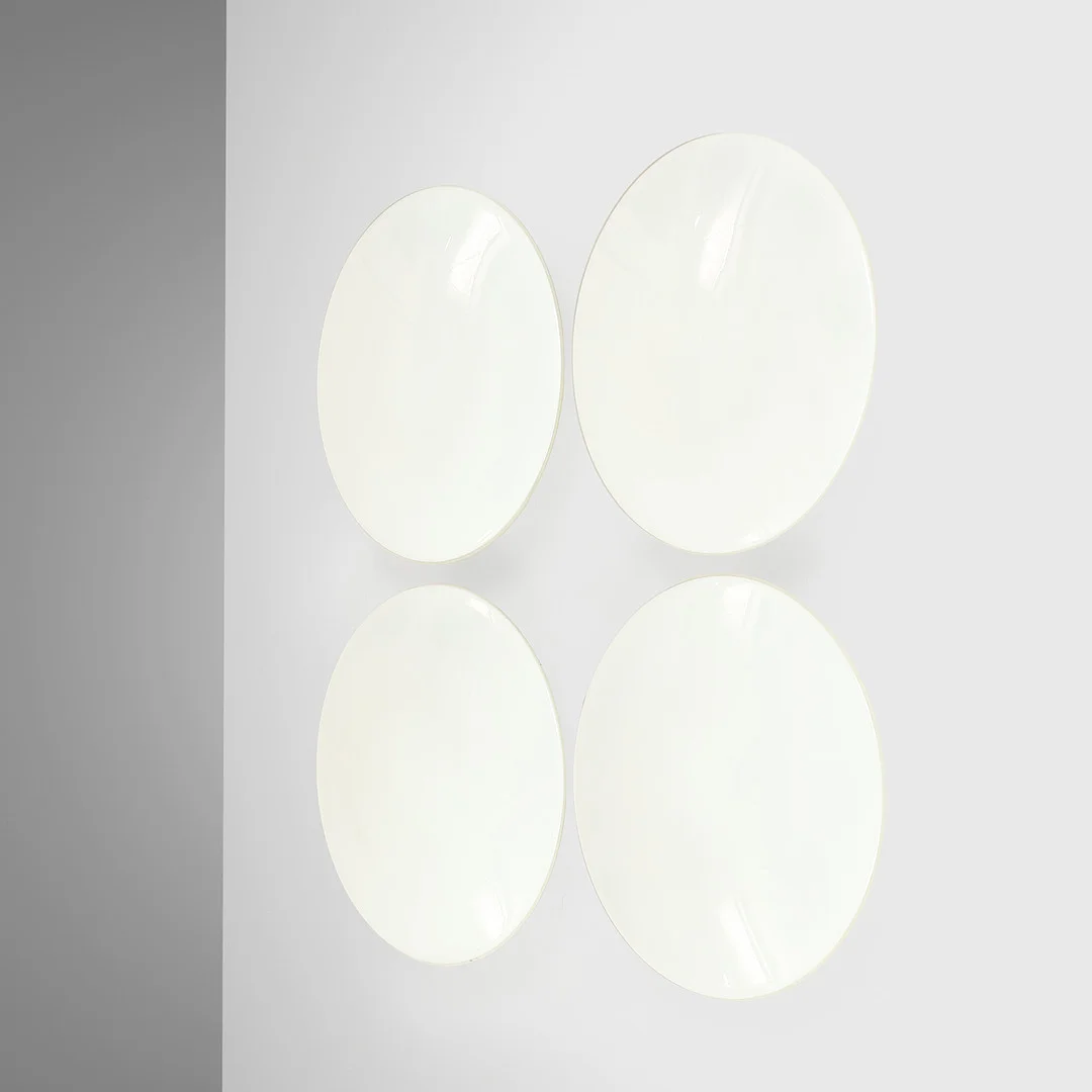 ARNE JACOBSEN (1902-1971). Et sæt med fire "AJ Eklipta" væglamper, Louis Poulsen, Danmark, formgivet 1956, (4). — Wall Lights — Palsgaard Kunstauktioner
