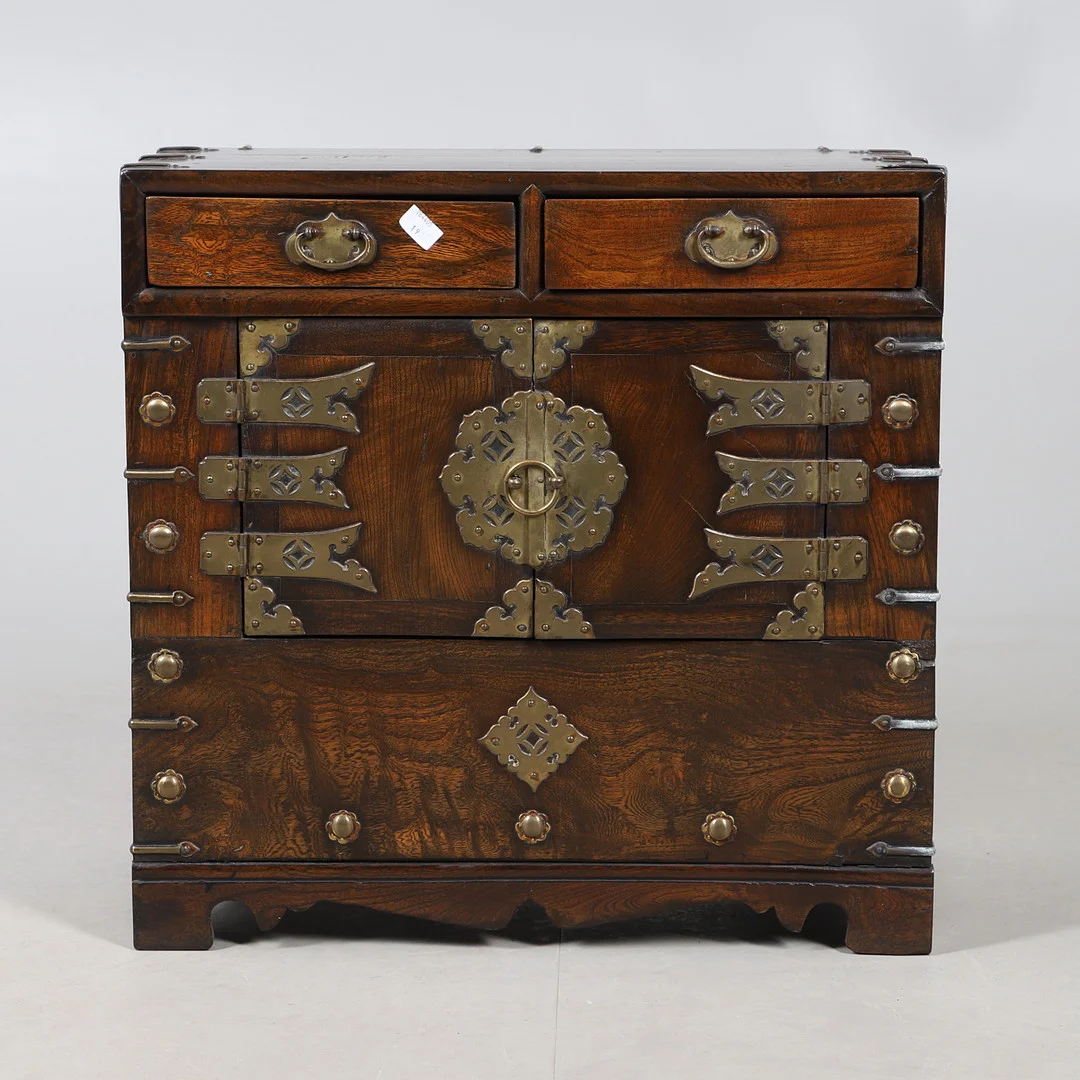 A KOREAN SMALL SIZE CHEST DRAWERS. — Chests of drawers — Lawrences Auctioneers