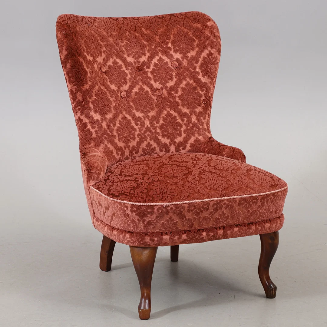 EMMAFÅTÖLJ, 1900-talets mitt. — Armchairs & Chairs — Växjö Auktionskammare