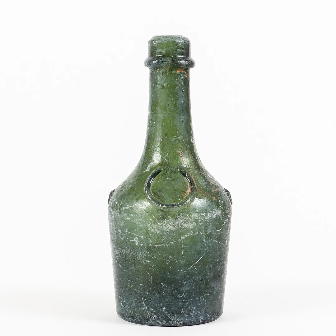 LIKÖRFLASKA, "BENEDICTINE", 1800-tal. — Utility glass — Karlstad Hammarö Auktionsverk