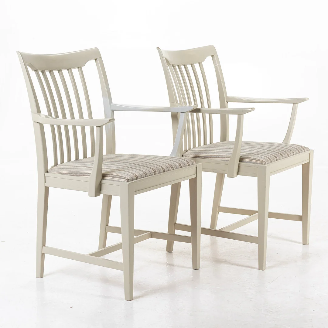 SVANTE SKOGH. Karmstolar, ett par, "Vindö", 1900-talets andra hälft. — Armchairs & Chairs — Handelslagret Auktionsservice
