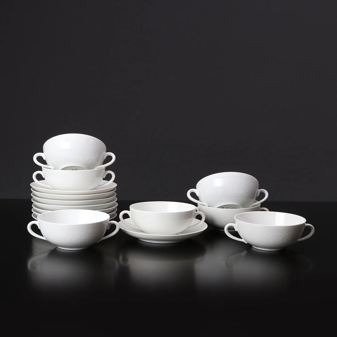 AXEL SALTO. BULJONKOPPAR MED FAT, SJU ST. proslin. Royal Copenhagen. — Tableware — Skånes Auktionsverk