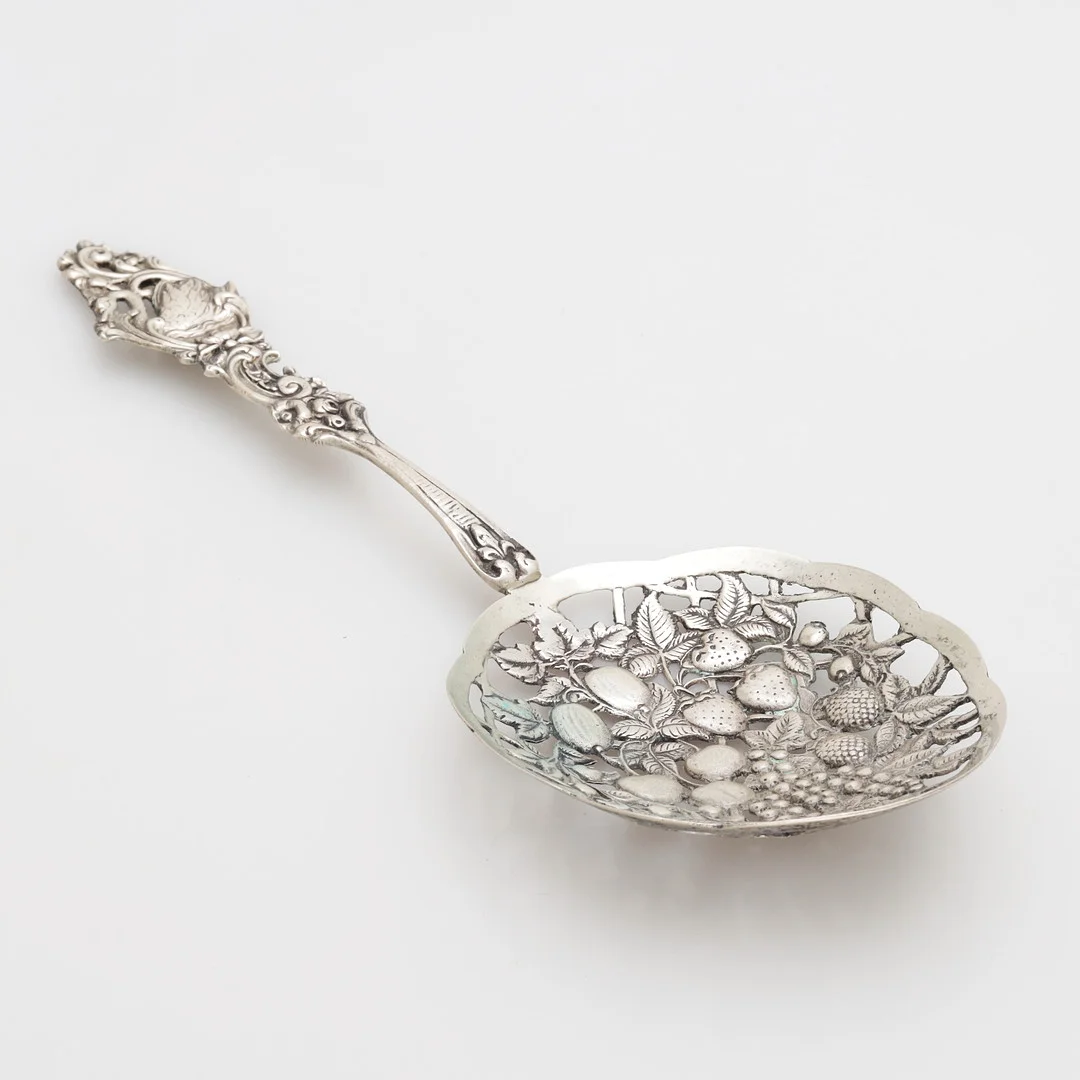 SERVERINGSSKED, silver, Sven Carlsson Stockholm 1966, vikt 74 gram. — Silver — Växjö Auktionskammare