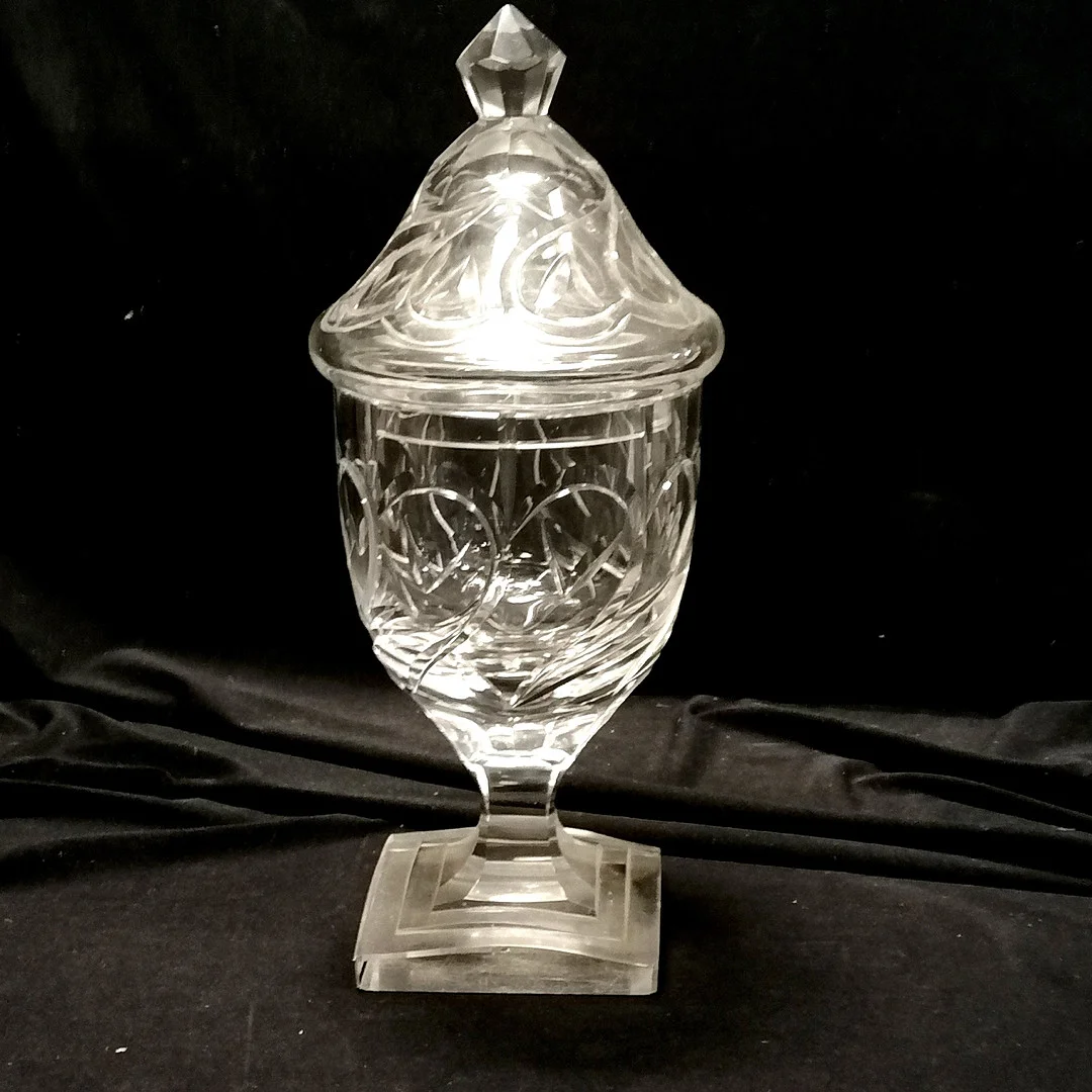 CUT GLASS VASE AND COVER W/ SQUARE BASE. — Art glass — Acreman St Auctioneers & Valuers