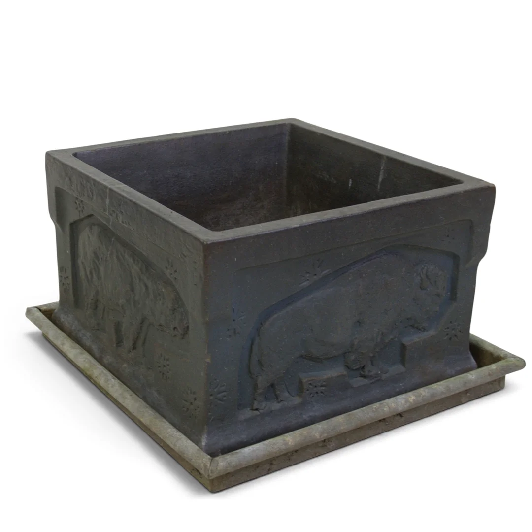 YTTERFODER, glaserat stengods, dekor i form av djur och stjärnor i relief, Höganäs Bolaget, tidigt 1900-tal. — European — Höganäs Auktionsverk