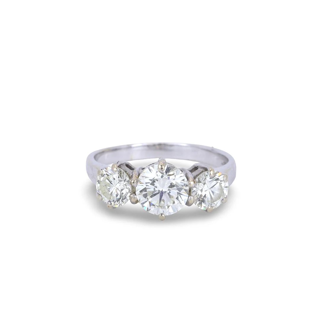 WHITE METAL DIAMOND RING. — Rings — Chalkwell Auctions