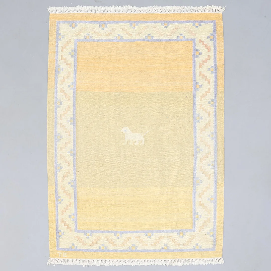 MATTA, Rölakan, signerad "TE", 1900-talets mitt. — European Carpets & Textiles — Södermanlands Auktionsverk