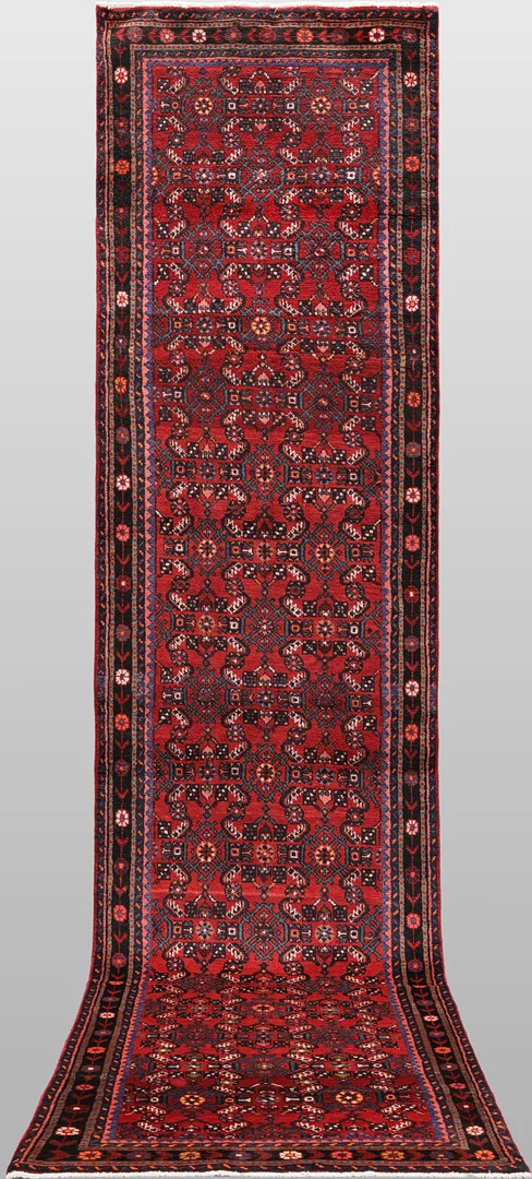 MATTA. Hamadan gallerimodell, 435 x 104 cm. — Oriental Carpets & Textiles — Södermanlands Auktionsverk