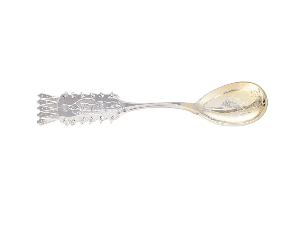 SAMESKED, silver, delvis förgylld, Haparanda, år 1964, längd 11 cm, vikt ca 13,7 g. — Silver/Matsilver — Kaplans