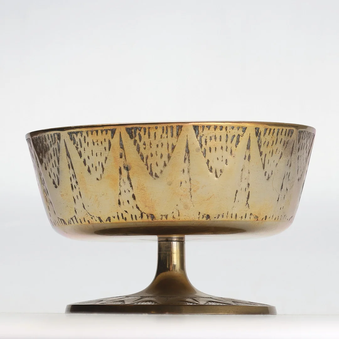 SKÅL PÅ FOT, malm, 1900-tal. — Other metals — Gomér & Andersson Jönköping