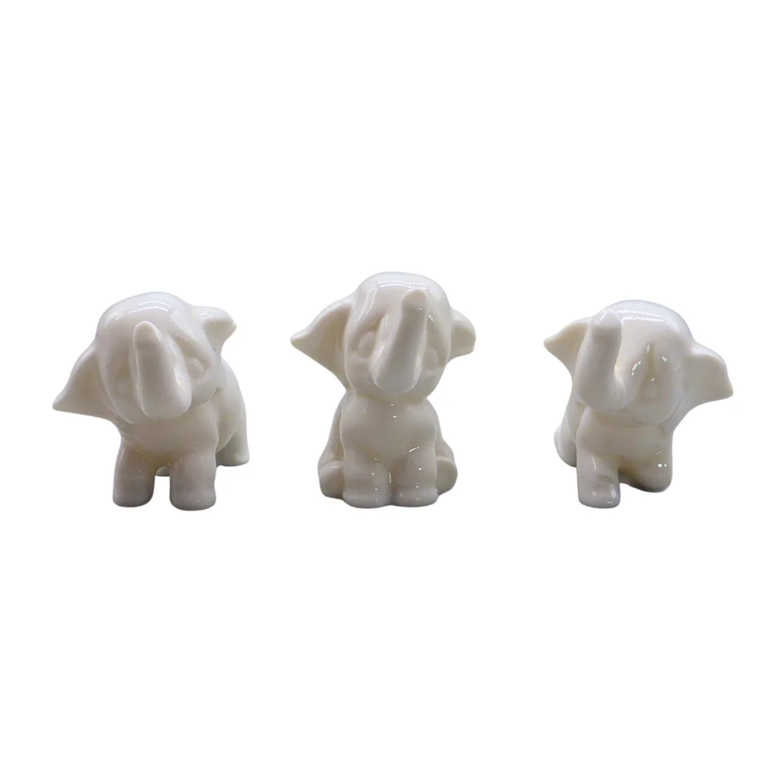 ELEFANTEN-TRIO AUS PORZELLAN. — Rest of the world — Auktionshaus Stuber's Hammerschlag