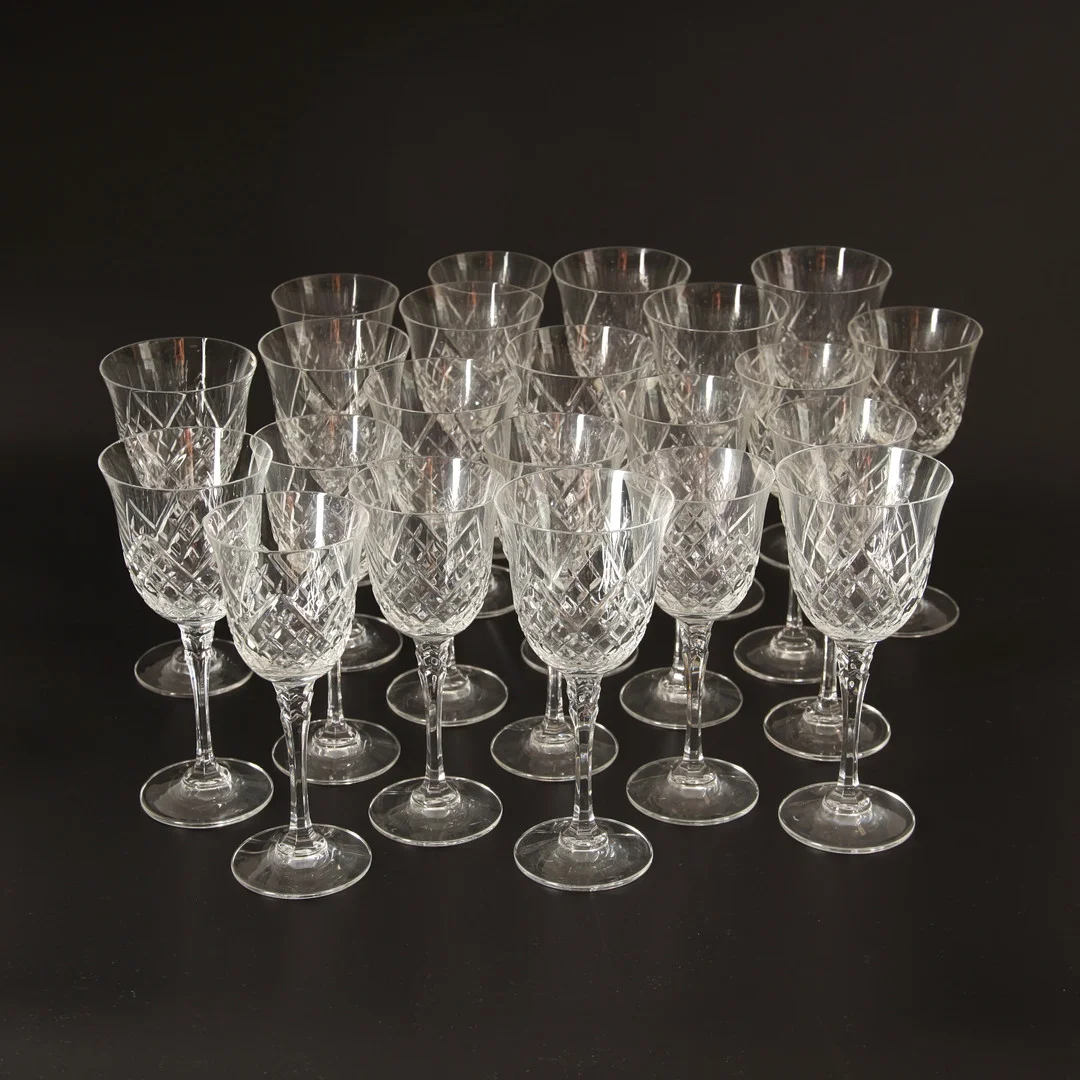 GLASSERVIS, 35 dlr, kristallglas, 1900-talets senare del. — Utility glass — Auktionsverket Engelholm