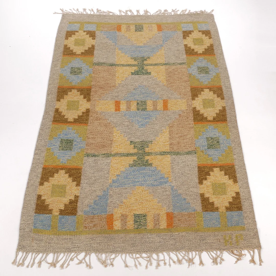 KERSTIN PERSSON. Matta, rölakan, 127x202 cm, monogramsignerad KP. — Carpets — Auktionsfirma Kenneth Svensson i Kalmar
