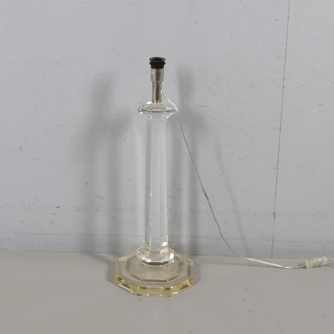 A LARGE FACETED GLASS TABLE LAMP. — Table Lamps — Lawrences Auctioneers