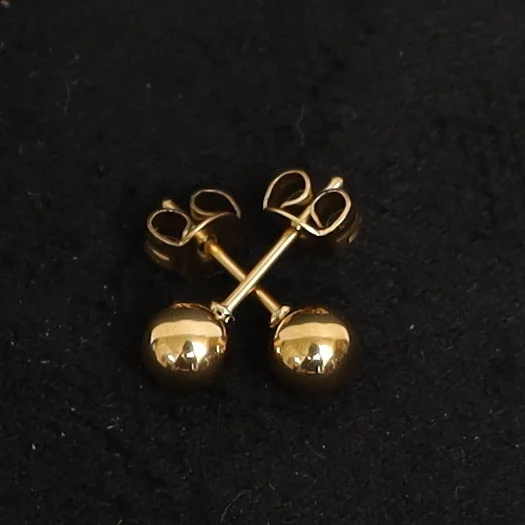 ÖRHÄNGEN ETT PAR, 18k, guld, klotformade. — Earrings — Falun Auktionsbyrå