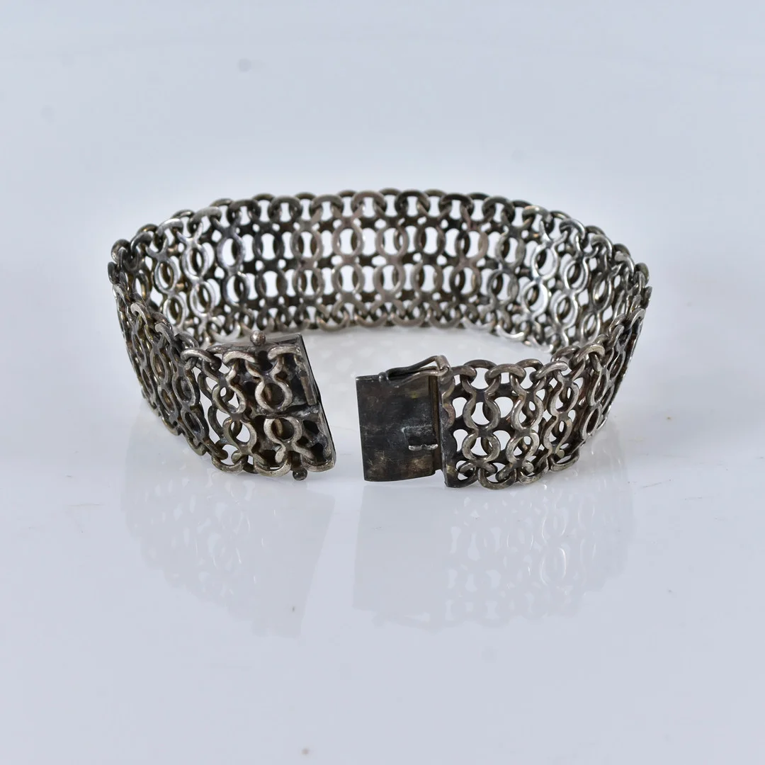 ARMBAND, sterlingsliver, Sahlgrens Guldsmide Västerhaninge 1975. — Bracelets — Halmstads Auktionskammare